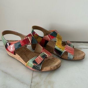 Van Eli NWOB Rainbow Colorful Sandals, sz 6.5